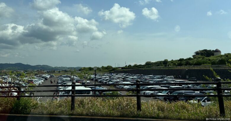 9時到着でも第1駐車場は満車、第2には停められた!けど半分埋まってた