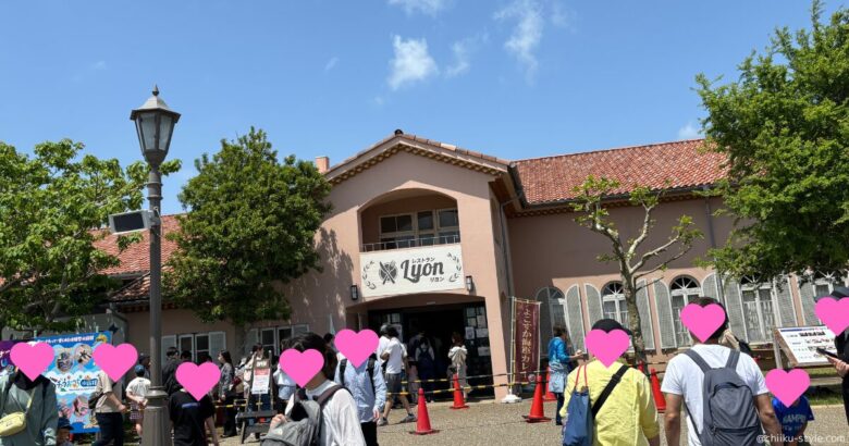 人気のお店は既に大行列!ランチ時間はひと苦労