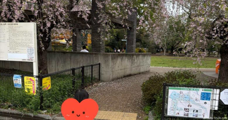 駐車場からすぐ井の頭公園に直結している様子(筆者撮影画像)