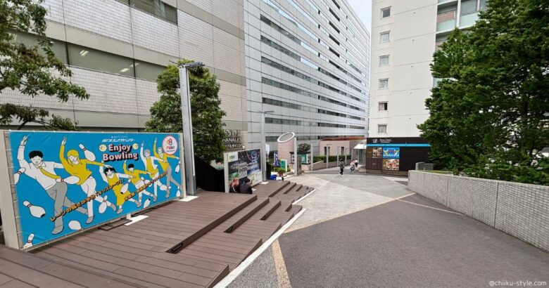 品川プリンス内のベンチなどの様子(筆者撮影画像)