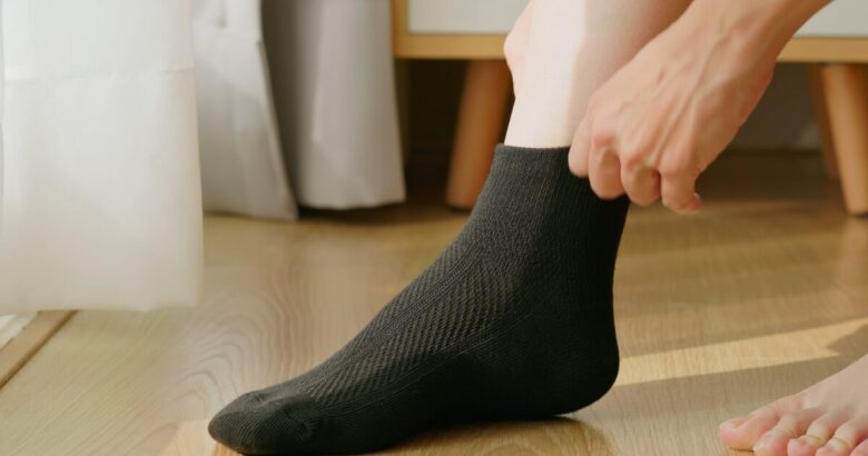 締め付けない靴下を履いている画像