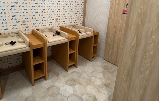 3階のベビー休憩所はフードコート内